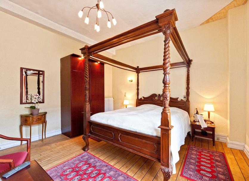 Bedroom Photo