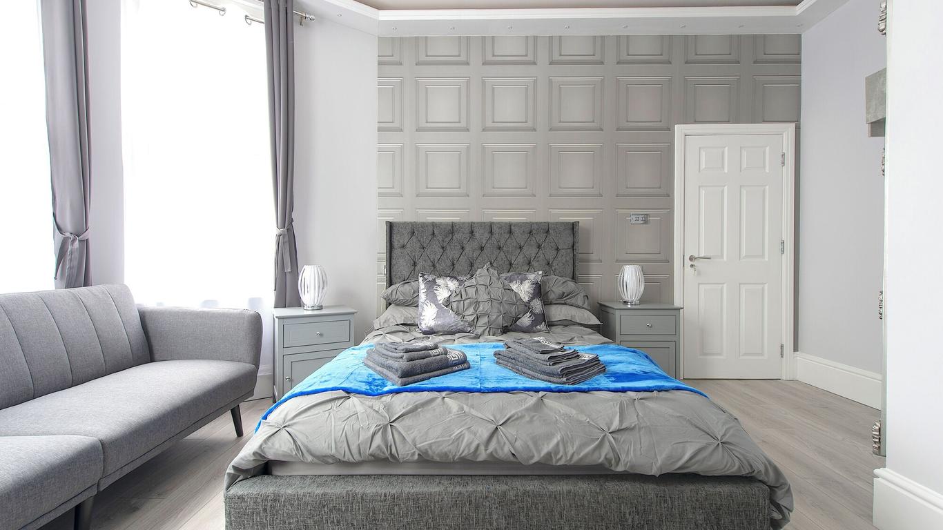 Hackney Suites - En-suite rooms & amenities