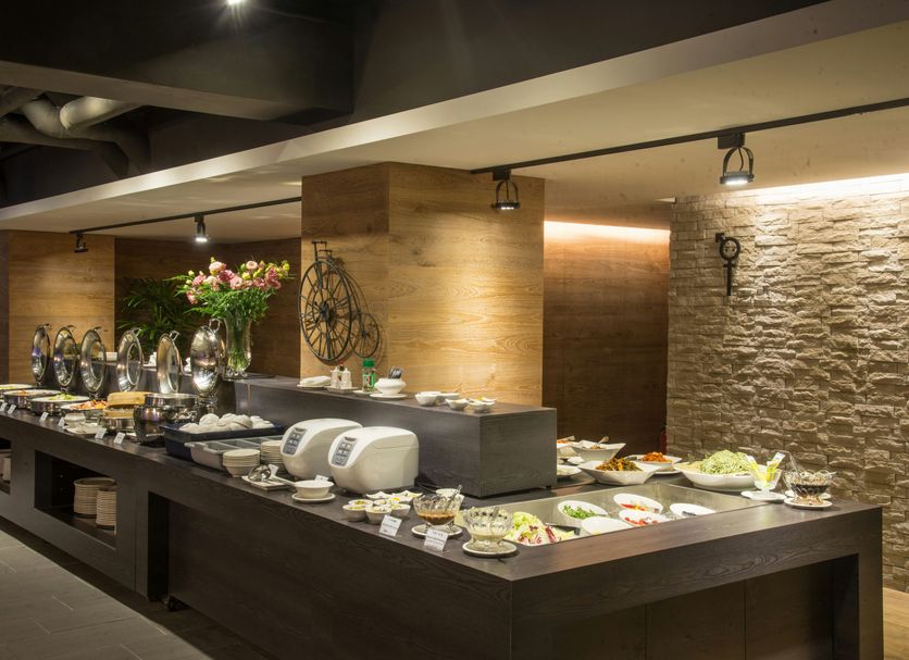 Buffet Photo