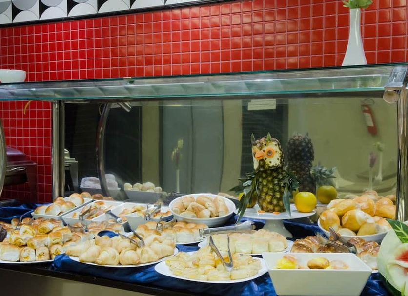 Buffet Photo