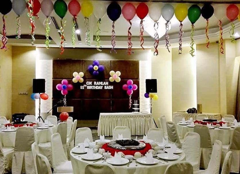 Banquet hall Photo