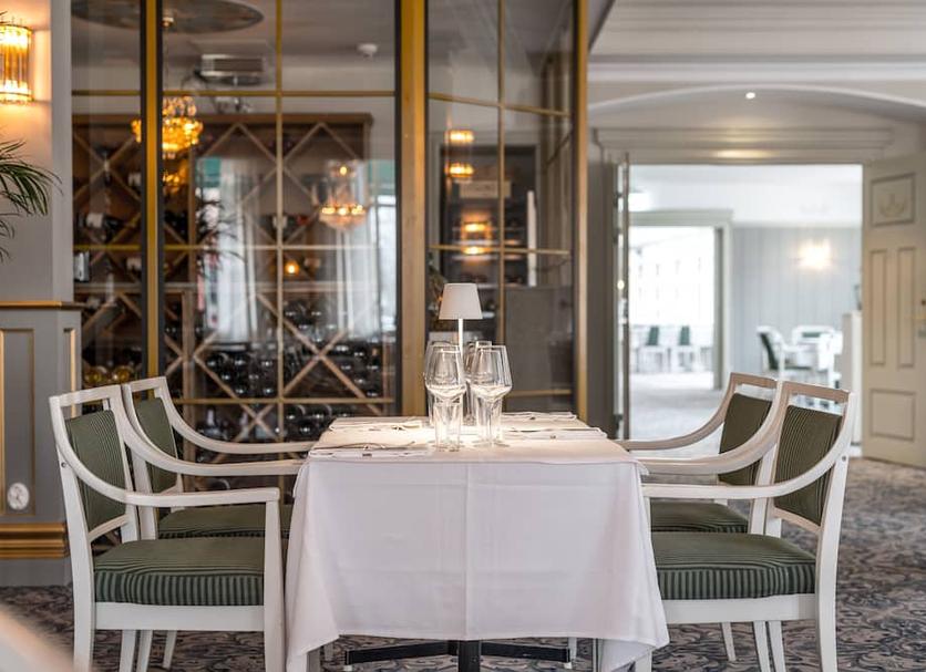Restaurant Photo
