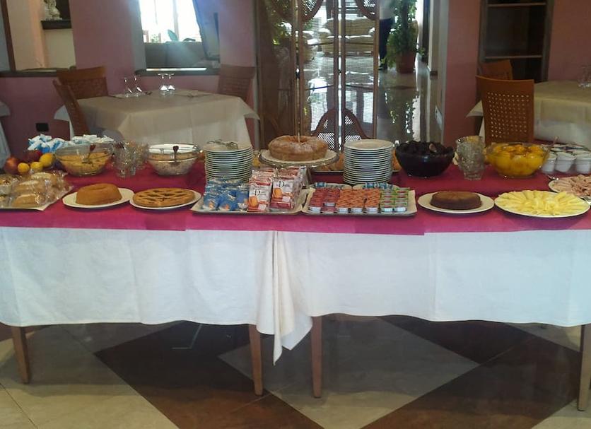 Buffet Photo