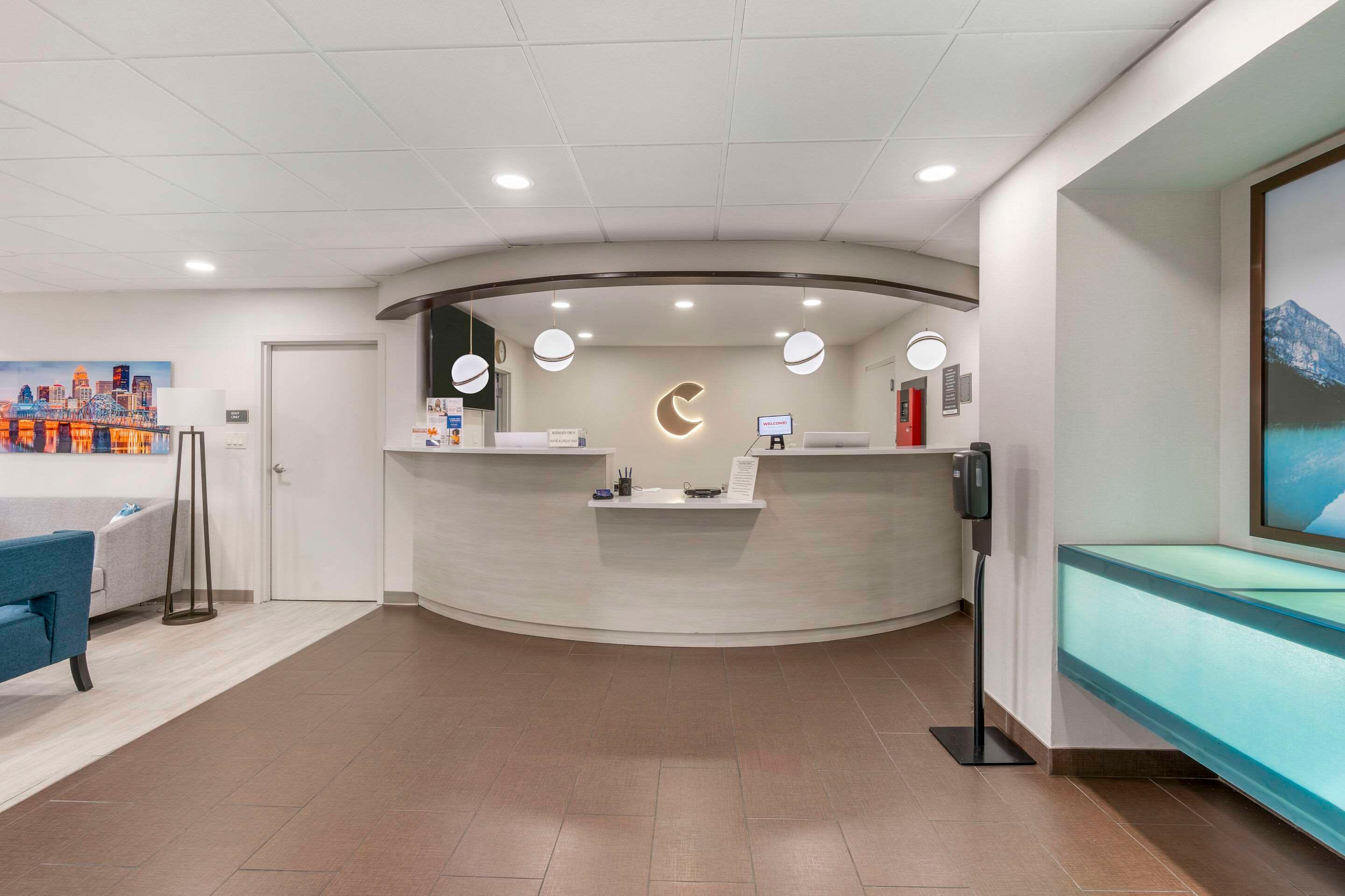 Front desk Photo