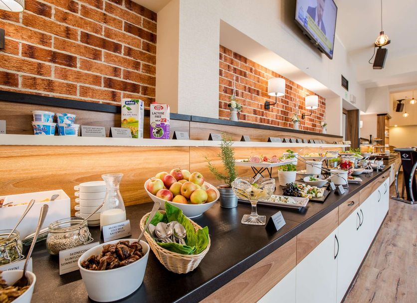 Buffet Photo