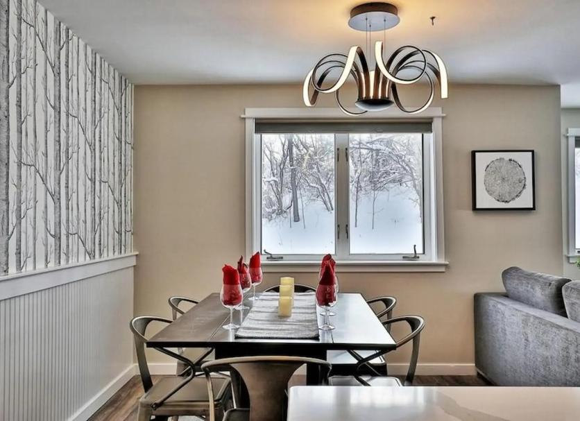 Dining room Photo