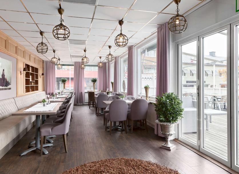 Restaurant Photo