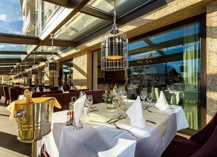 Restaurant Photo