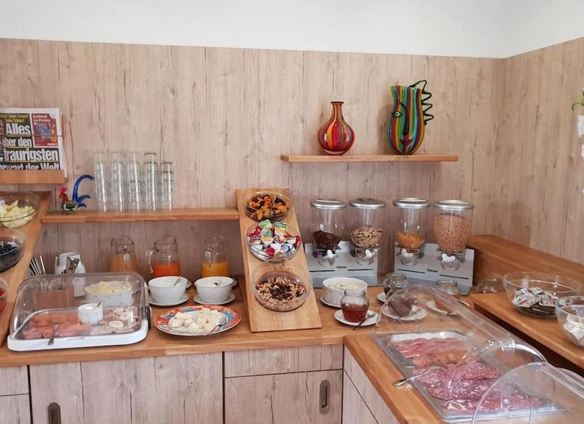 Buffet Photo