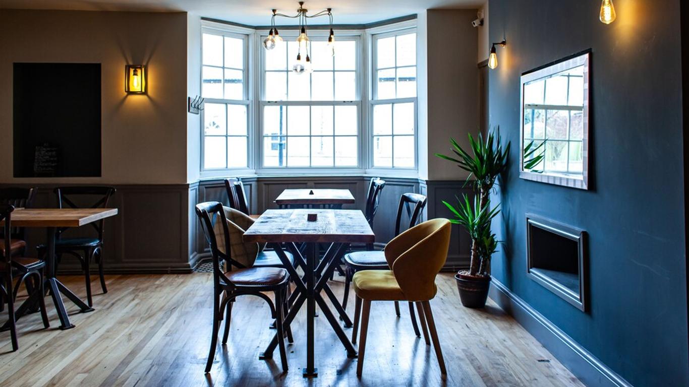 Coach House Inn