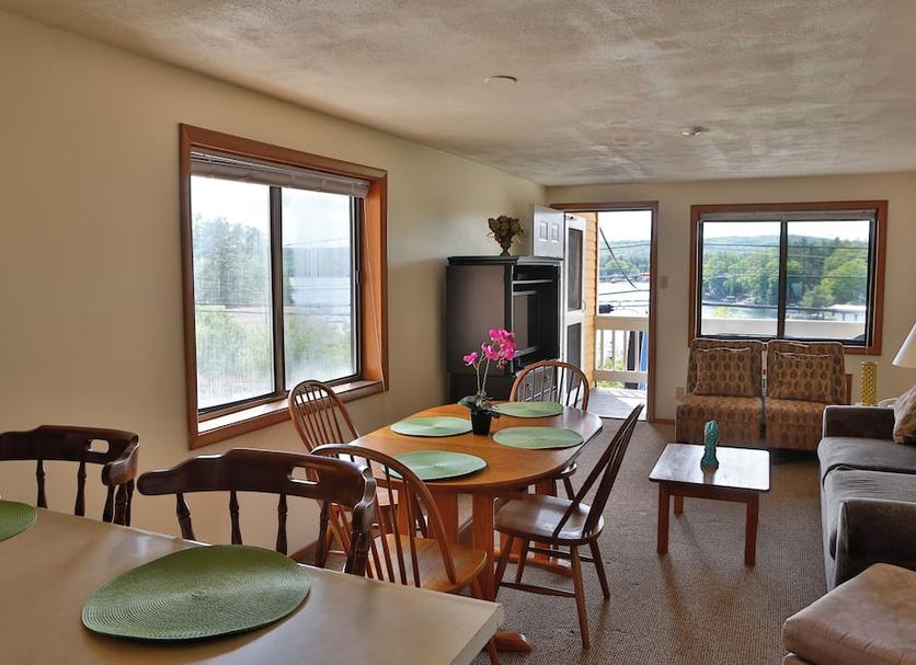 Dining room Photo