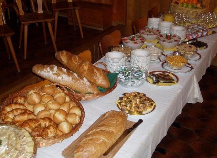 Buffet Photo