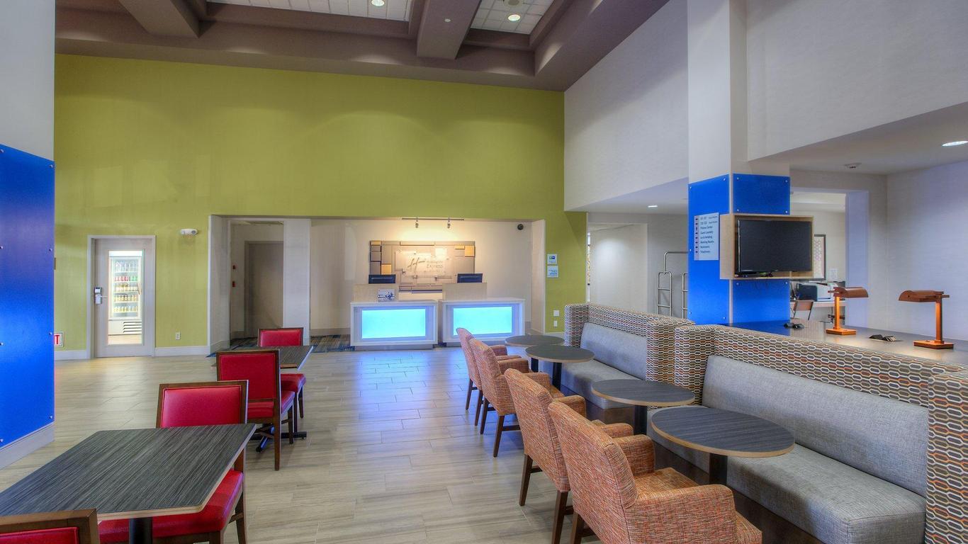 Holiday Inn Express & Suites Tempe By IHG