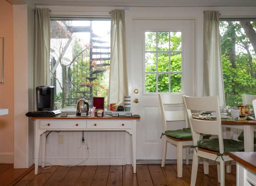 Dining room Photo