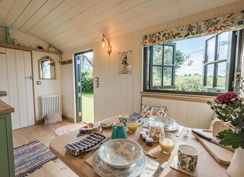 Dining room Photo
