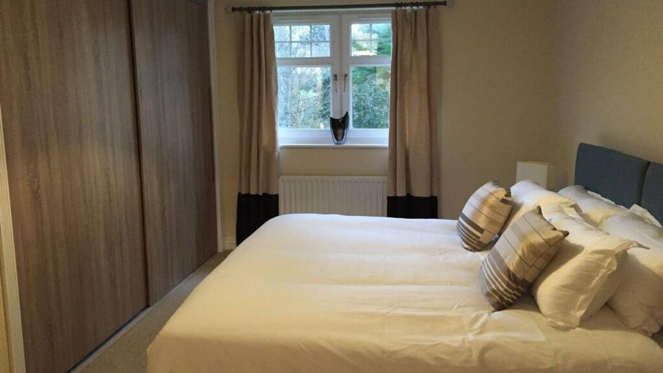 Turnberry Apartments