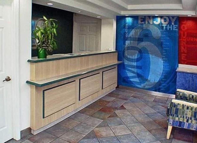 Front desk Photo