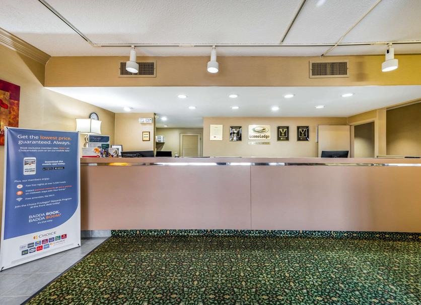 Front desk Photo