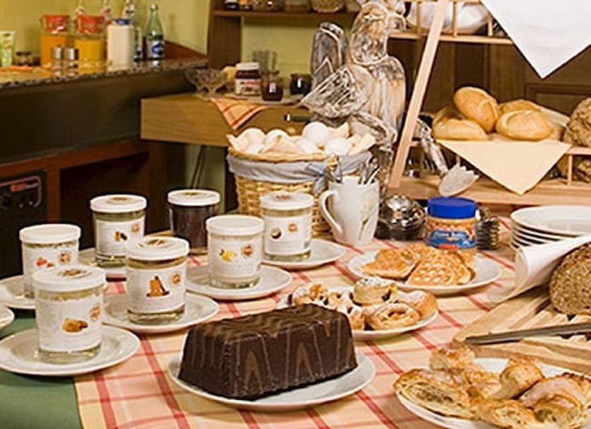 Buffet Photo