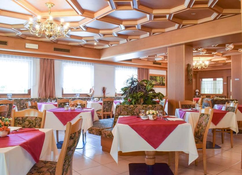 Banquet hall Photo