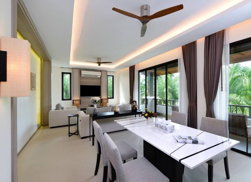 Dining room Photo