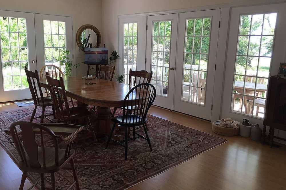 Dining room