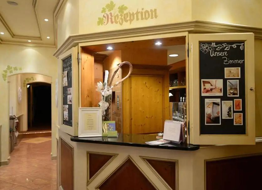 Front desk Photo