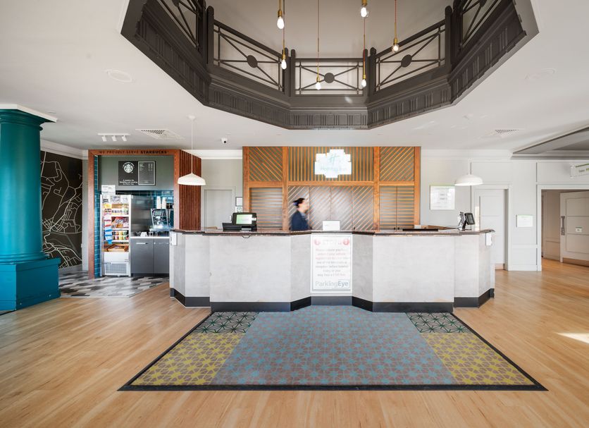 Front desk Photo
