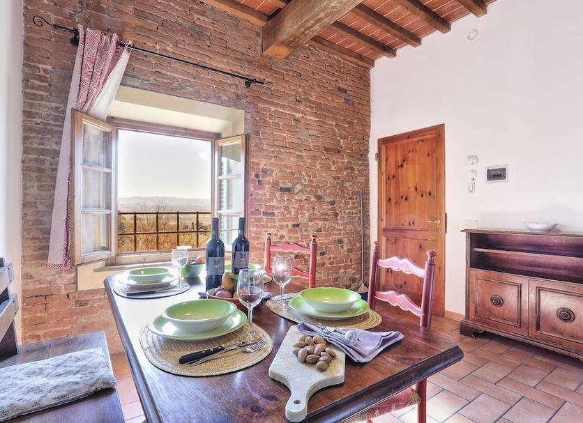Dining room Photo