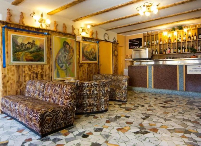 Bar Photo