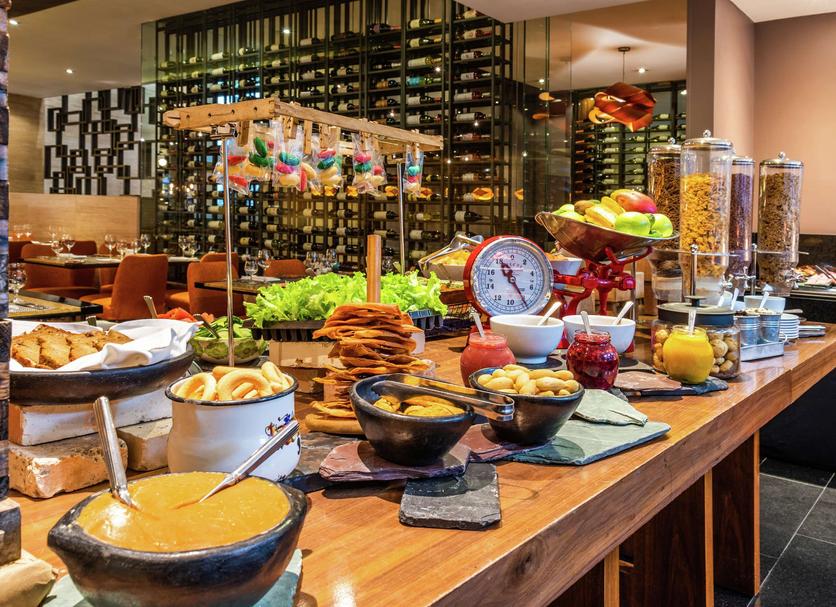 Buffet Photo