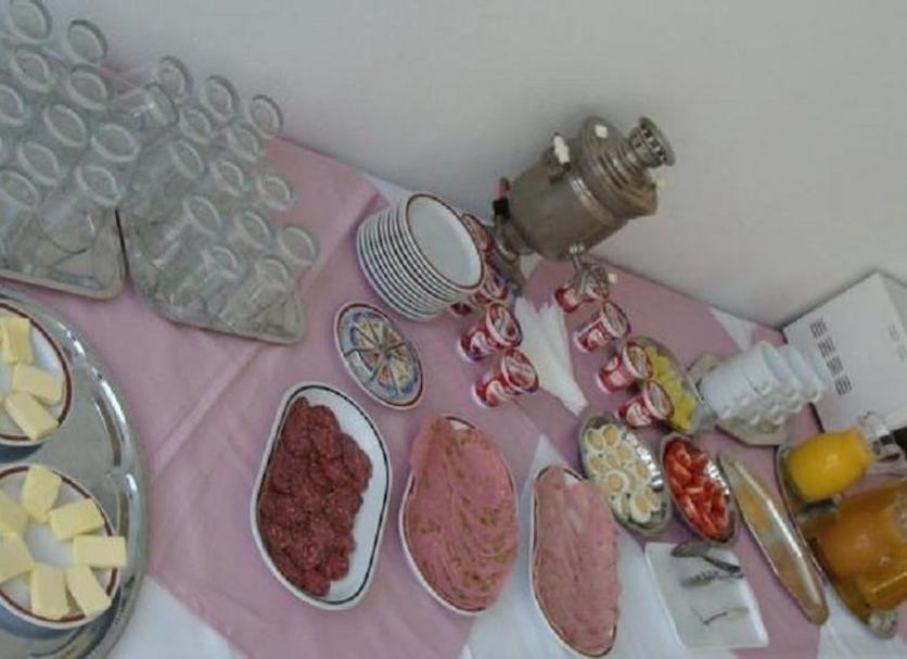 Buffet Photo