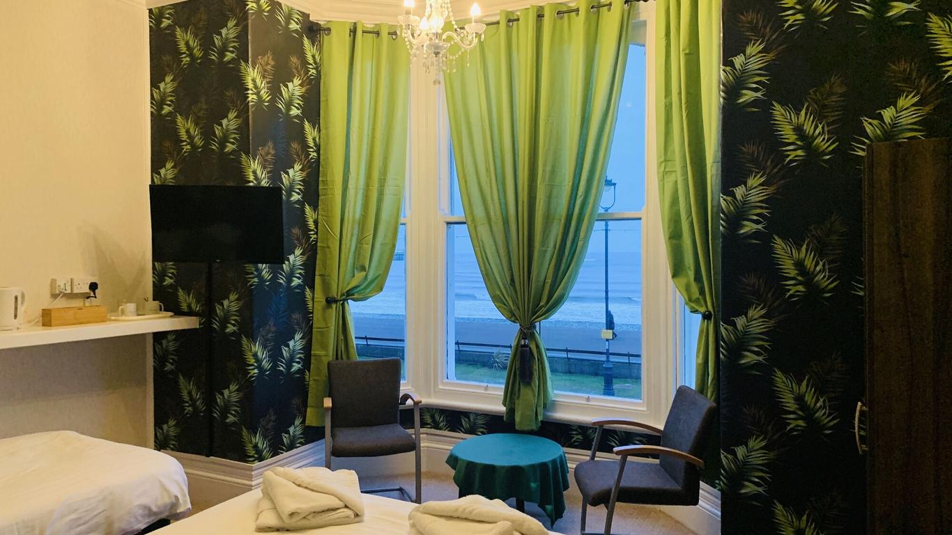 Four Oaks Hotel