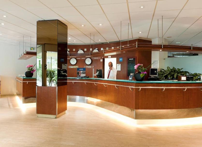 Front desk Photo