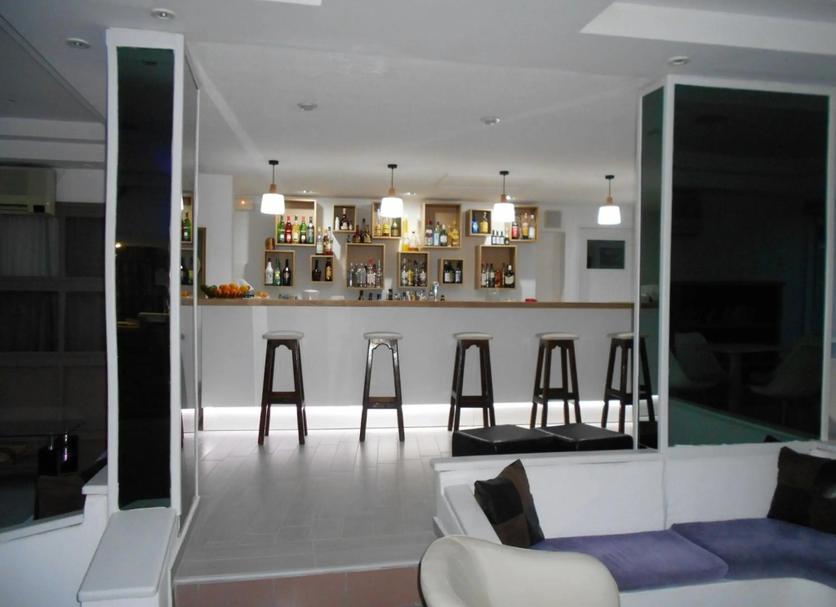 Bar Photo
