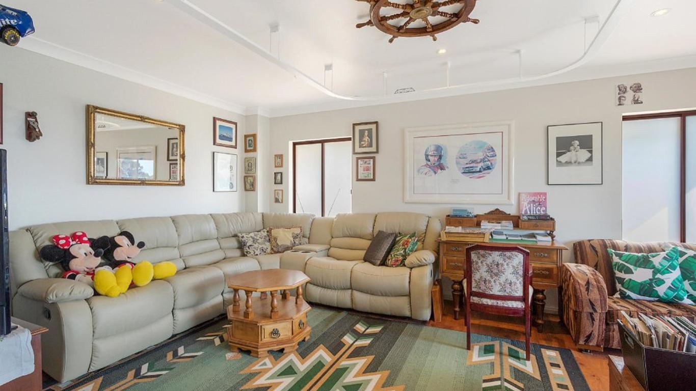 Anchors Aweigh Bed & Breakfast