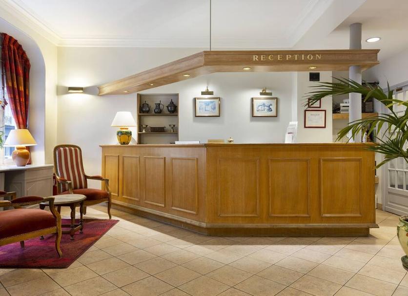 Front desk Photo
