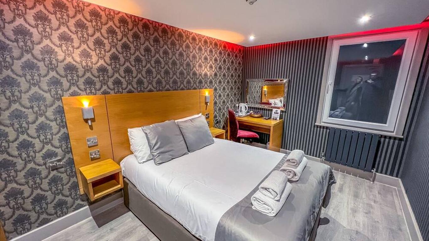 Quayside Hotel & Bar