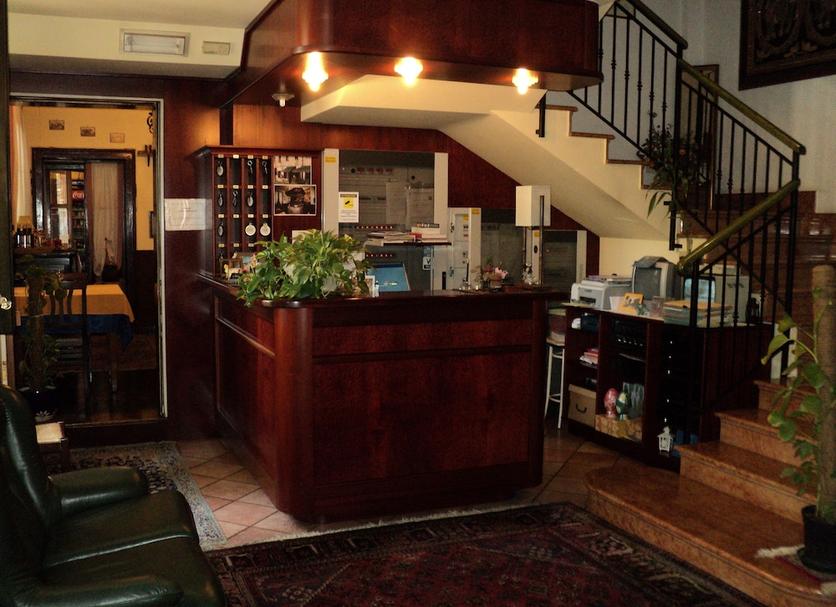 Front desk Photo