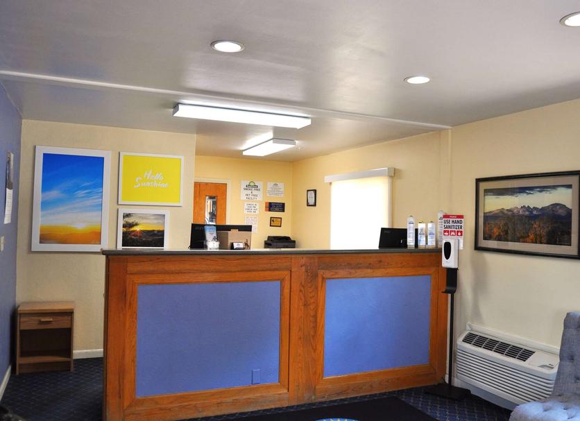 Front desk Photo