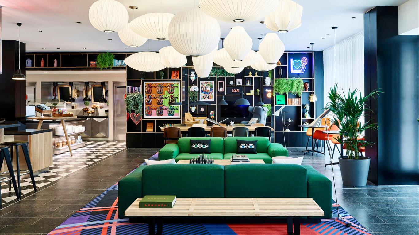 citizenM London Victoria Station