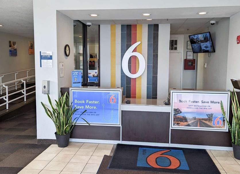 Front desk Photo