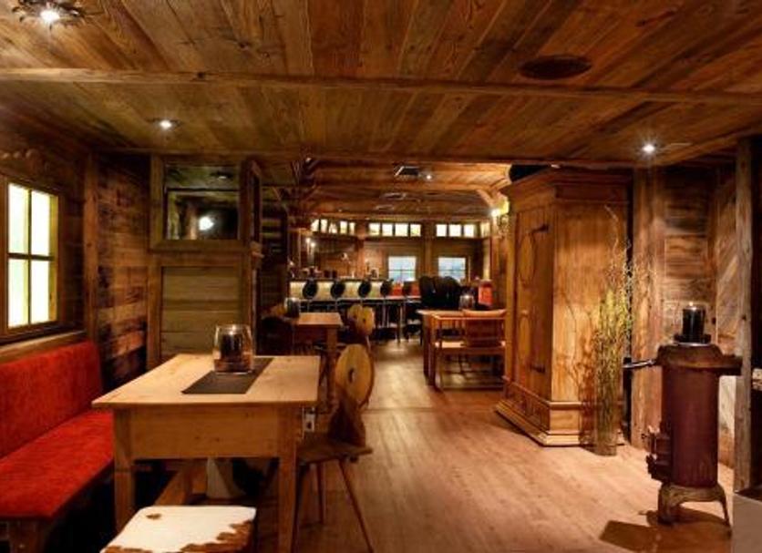 Dining room Photo
