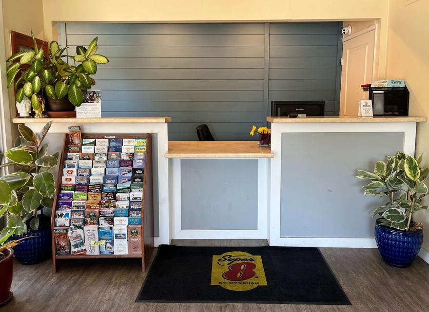 Front desk Photo
