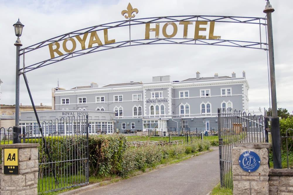 The shop royal hotel