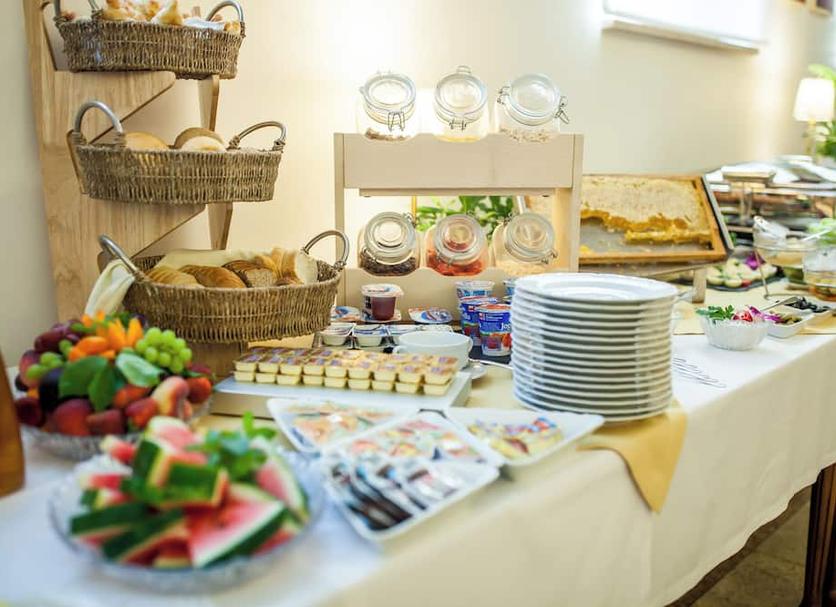 Buffet Photo