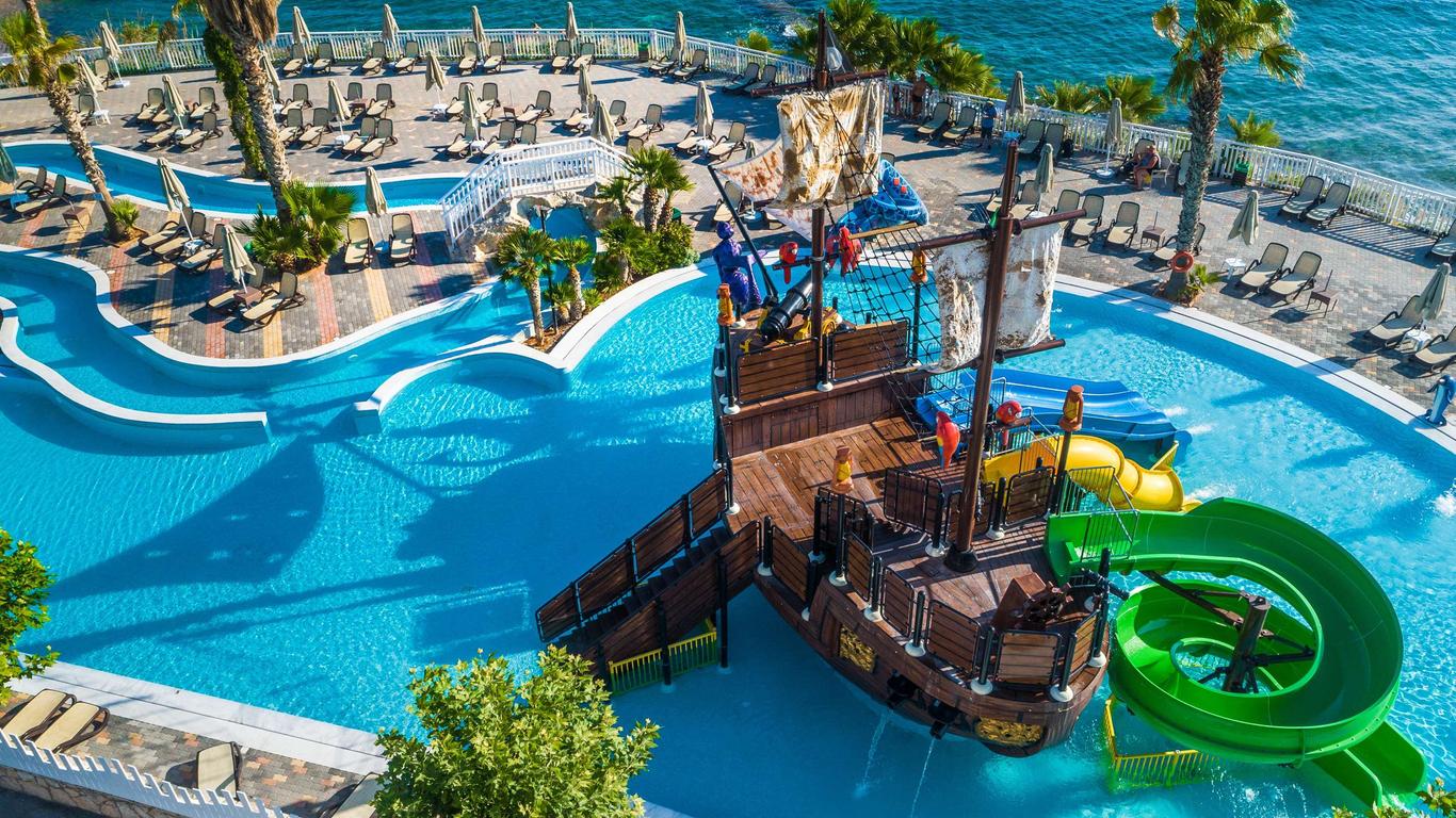 Star Beach Village And Water Park