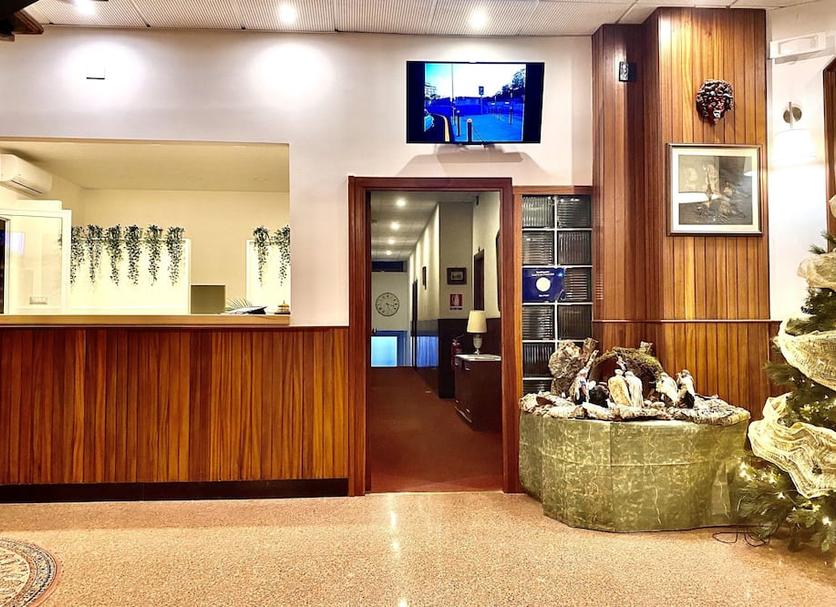 Front desk Photo