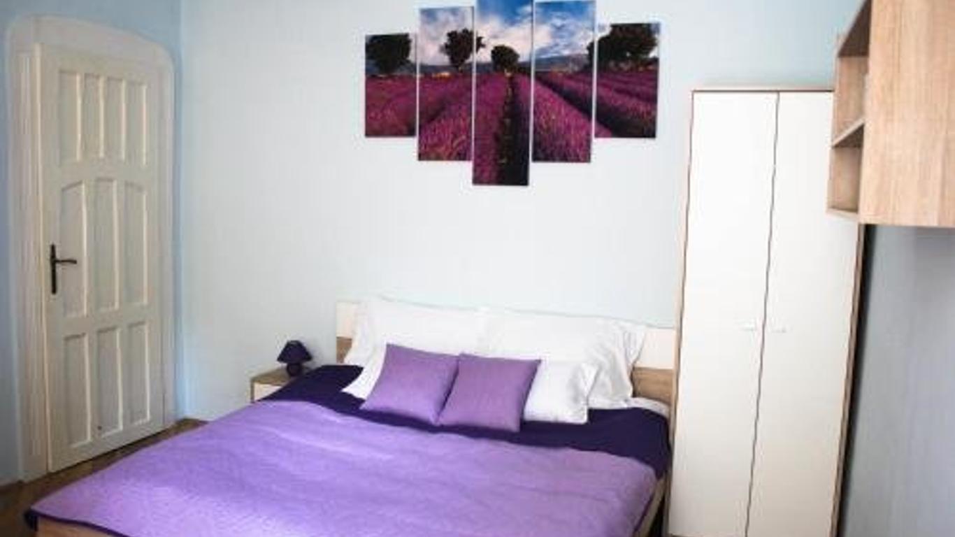 Little Hungary Apartment