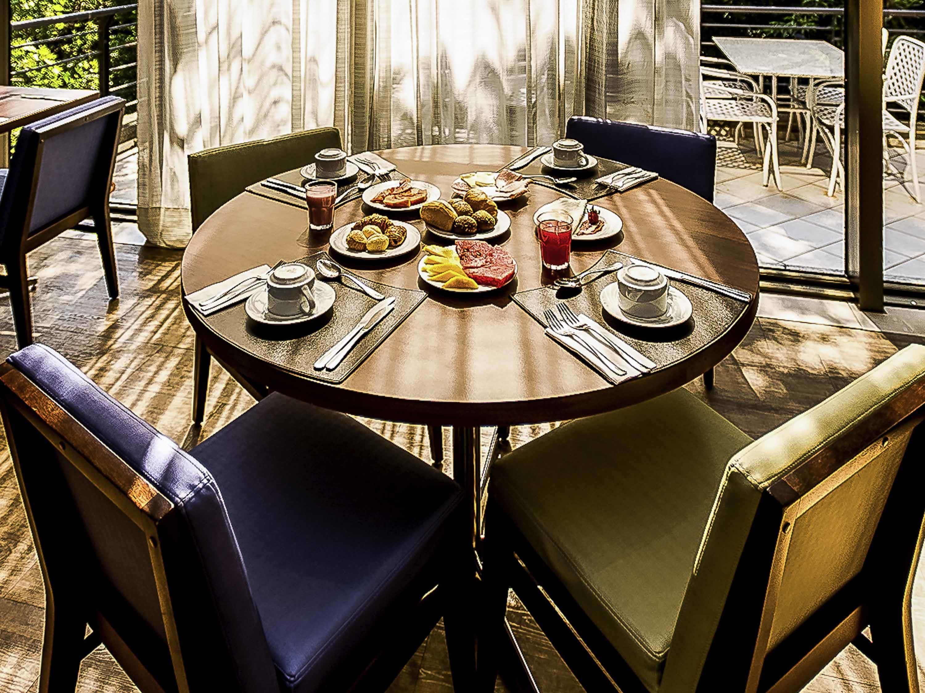 Dining room Photo